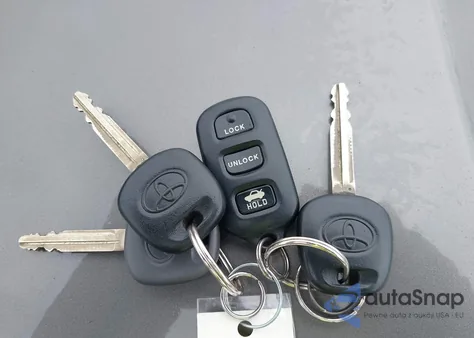 2005 Toyota Camry Xle z USA, uszkodzony, nr VIN 4T1BE30K55U986098